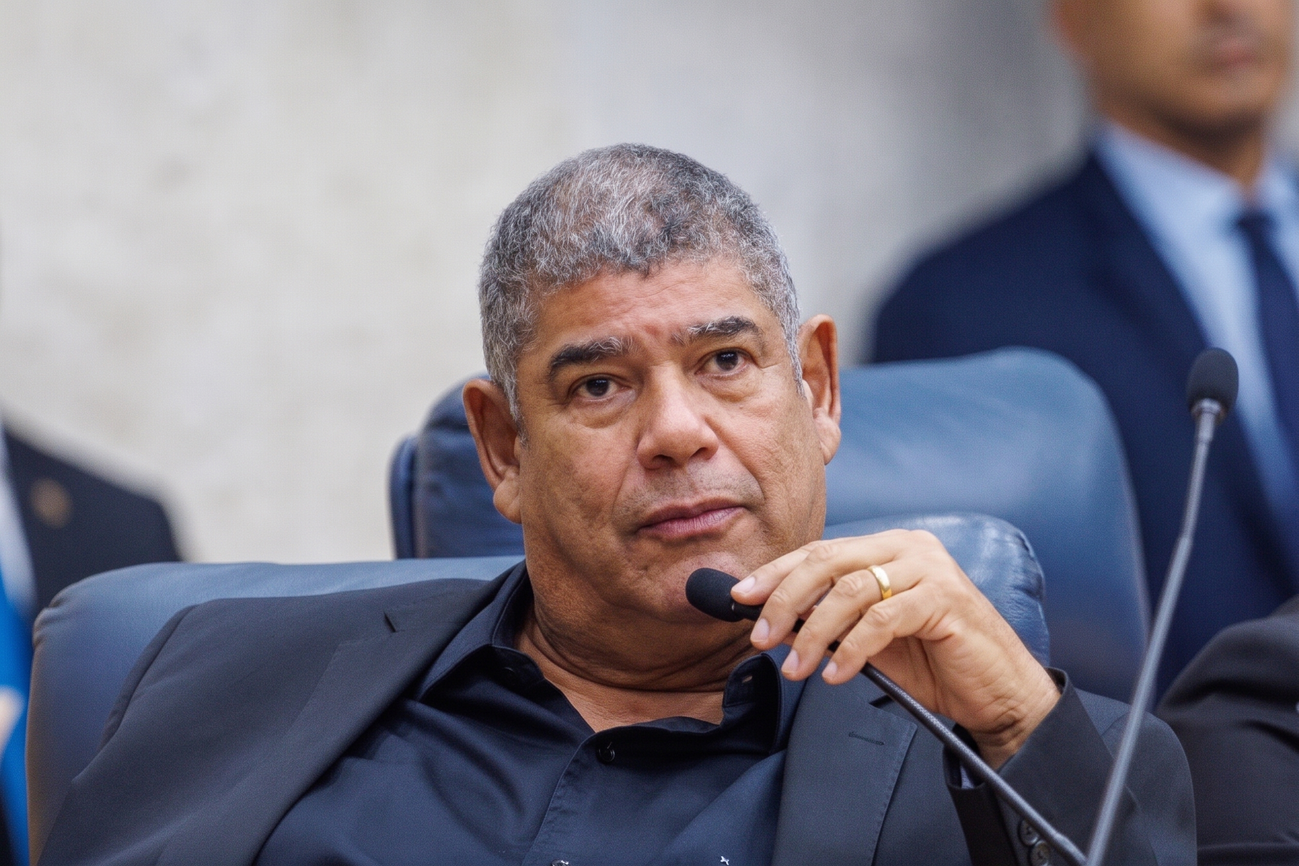 Reviravolta no Transporte de SP: Milton Leite Entrega-se à Polícia e Investigação Aponta Apreensão de Malas com Dólares